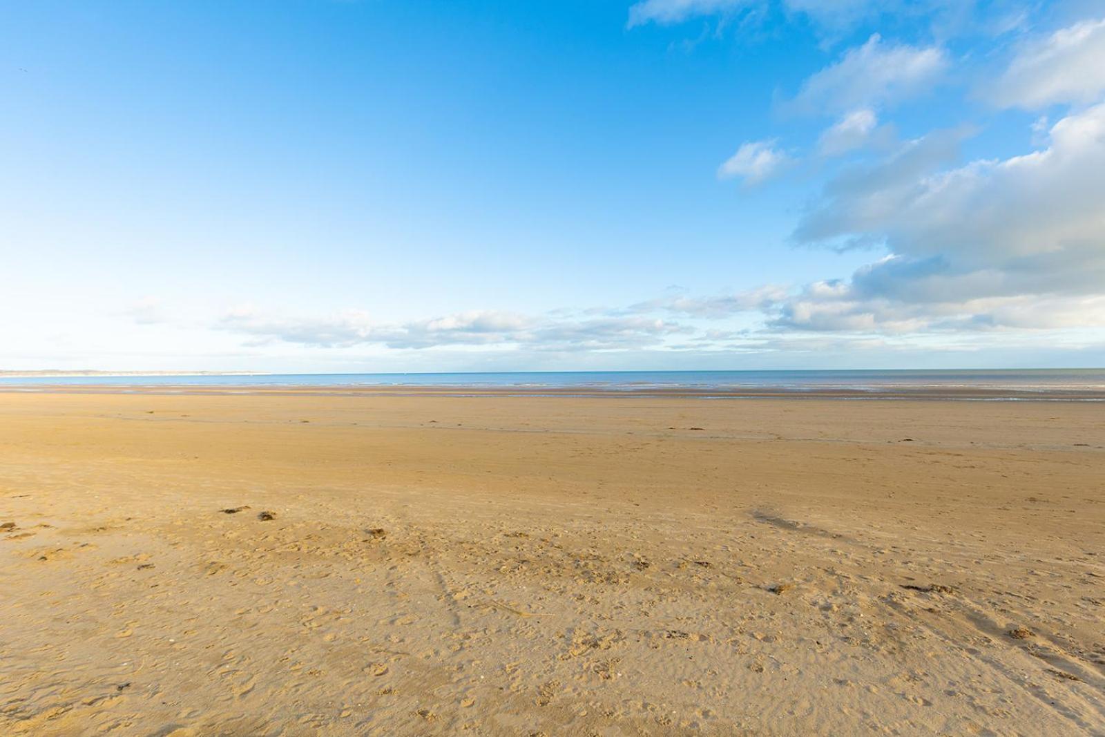 Beachfront Apartment - Ground Floor Apartment With Sea Views, Next To The Beach, Bridlington, North Yorkshire Bessingby Eksteriør bilde