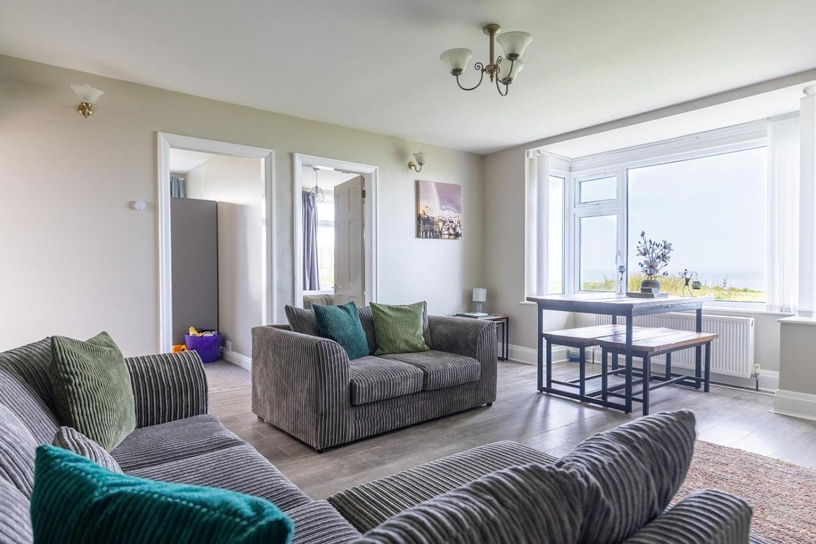 Beachfront Apartment - Ground Floor Apartment With Sea Views, Next To The Beach, Bridlington, North Yorkshire Bessingby Eksteriør bilde